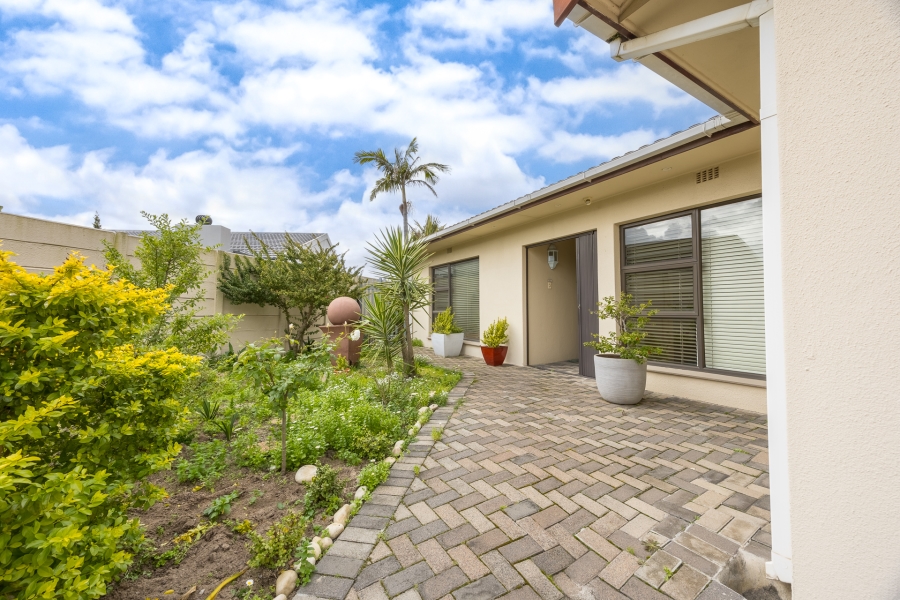 4 Bedroom Property for Sale in Soneike Western Cape